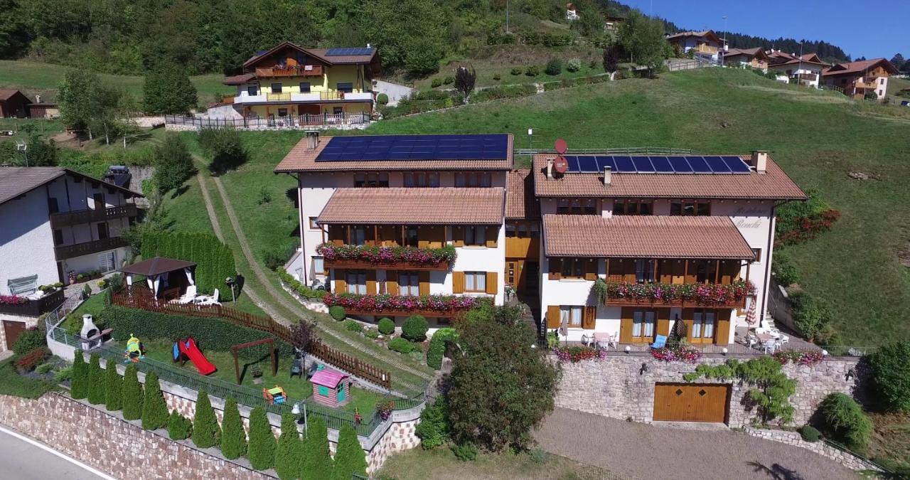 Residence Ronchi Molveno Eksteriør bilde